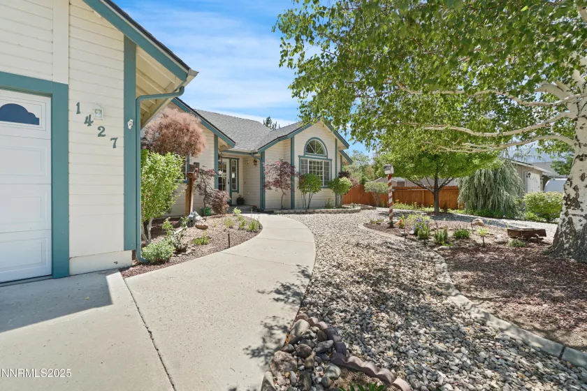 1427 Shasta, Gardnerville, Nevada 89460, 3 Bedrooms Bedrooms, ,2 BathroomsBathrooms,Residential,Residential,Shasta,250052361