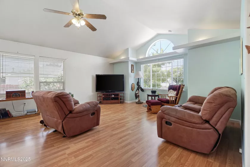 1427 Shasta, Gardnerville, Nevada 89460, 3 Bedrooms Bedrooms, ,2 BathroomsBathrooms,Residential,Residential,Shasta,250052361