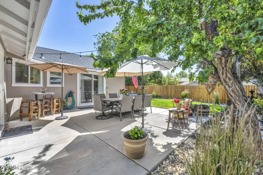 1668 Glen Oaks, Reno, Nevada 89523, 4 Bedrooms Bedrooms, ,2 BathroomsBathrooms,Residential,Residential,Glen Oaks,250052362