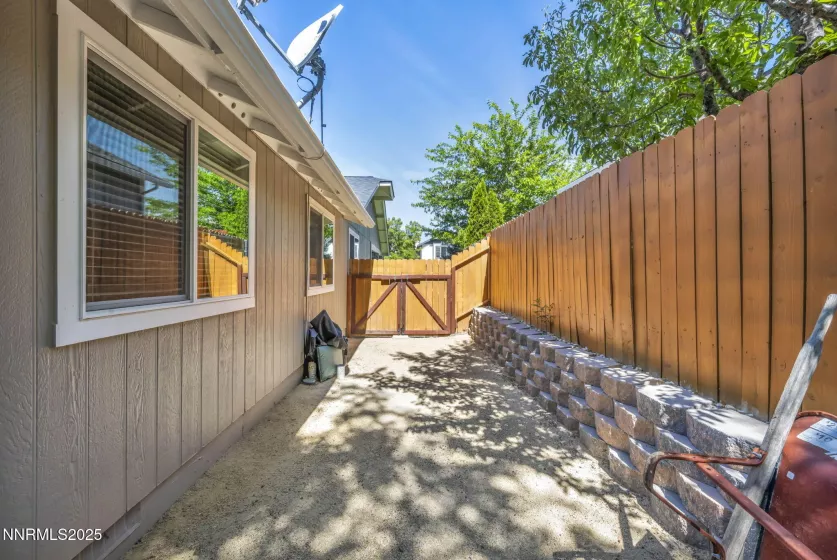 1668 Glen Oaks, Reno, Nevada 89523, 4 Bedrooms Bedrooms, ,2 BathroomsBathrooms,Residential,Residential,Glen Oaks,250052362