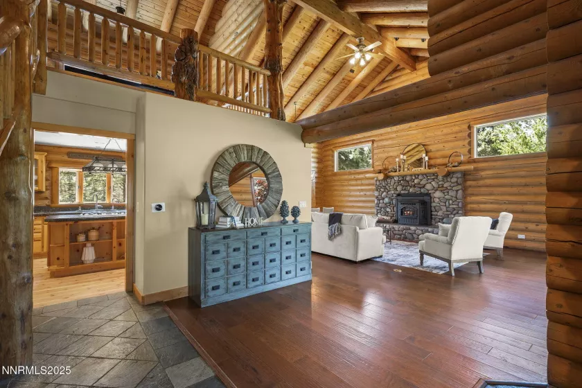 Entry/Foyer
