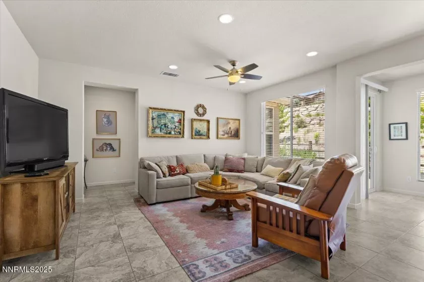 9225 Sassafras, Reno, Nevada 89523, 3 Bedrooms Bedrooms, ,2 BathroomsBathrooms,Residential,Residential,Sassafras,250052374