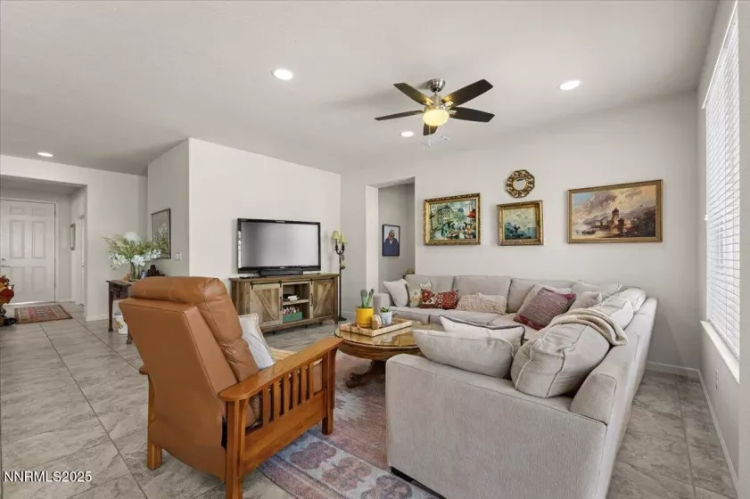 9225 Sassafras, Reno, Nevada 89523, 3 Bedrooms Bedrooms, ,2 BathroomsBathrooms,Residential,Residential,Sassafras,250052374