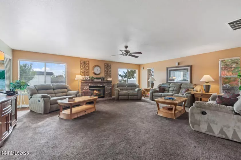 10 Desert Peak, Sparks, Nevada 89441, 4 Bedrooms Bedrooms, ,3 BathroomsBathrooms,Residential,Residential,Desert Peak,250052396