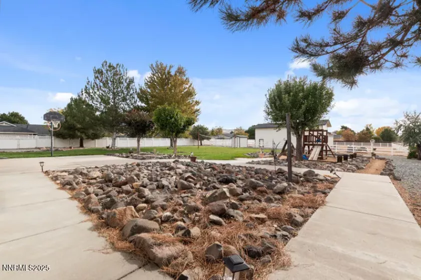 10 Desert Peak, Sparks, Nevada 89441, 4 Bedrooms Bedrooms, ,3 BathroomsBathrooms,Residential,Residential,Desert Peak,250052396