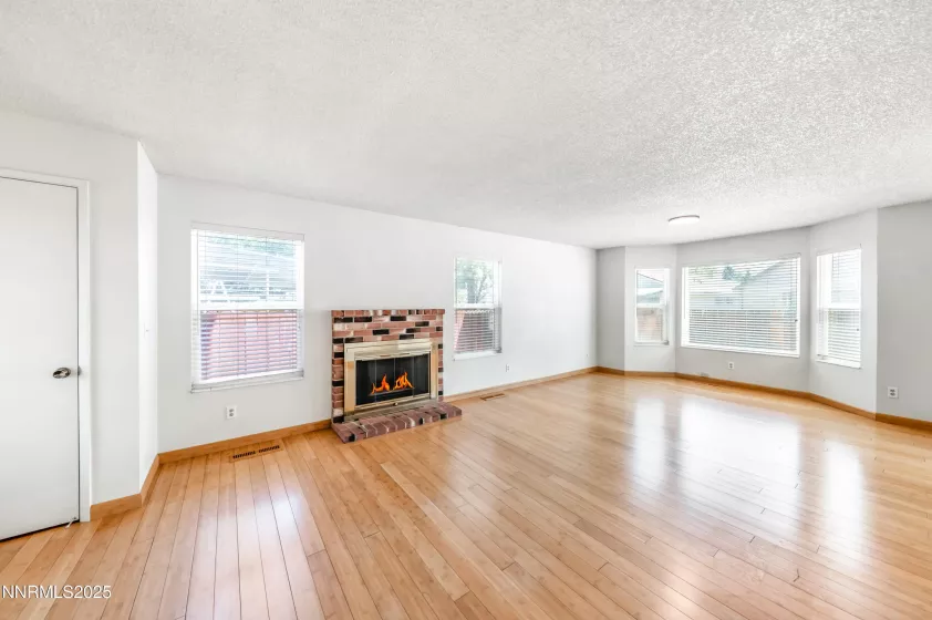 1263 Skylark, Sparks, Nevada 89434, 3 Bedrooms Bedrooms, ,3 BathroomsBathrooms,Residential,Residential,Skylark,250052395