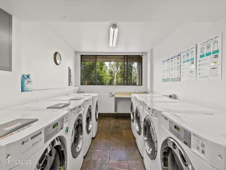COMMUNITY LAUNDRY ROOM