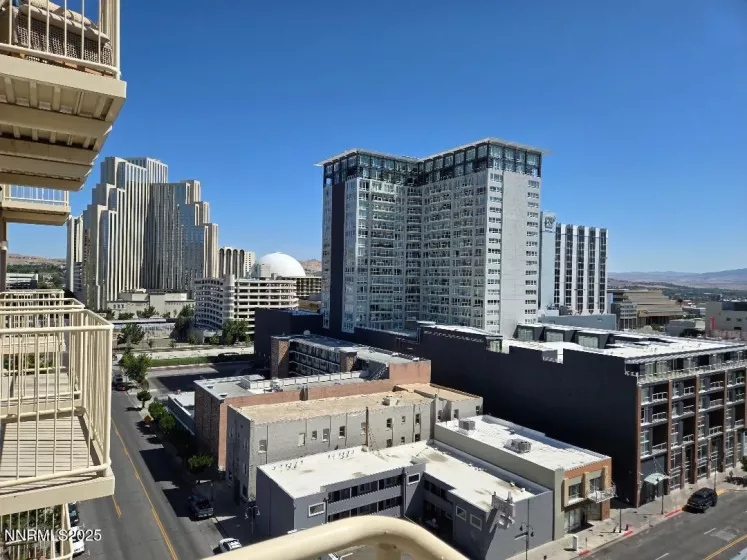 200 2nd, Reno, Nevada 89501, 2 Bedrooms Bedrooms, ,3 BathroomsBathrooms,Residential,Residential,2nd,250052412