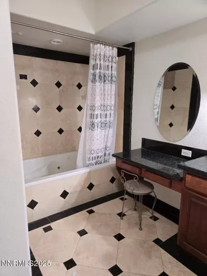 200 2nd, Reno, Nevada 89501, 2 Bedrooms Bedrooms, ,3 BathroomsBathrooms,Residential,Residential,2nd,250052412