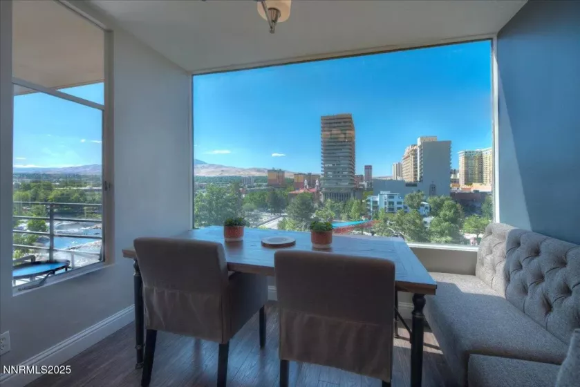 280 Island, Reno, Nevada 89501, 2 Bedrooms Bedrooms, ,3 BathroomsBathrooms,Residential,Residential,Island,250052414