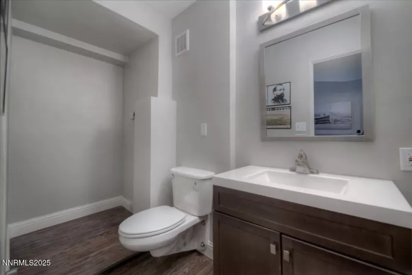 280 Island, Reno, Nevada 89501, 2 Bedrooms Bedrooms, ,3 BathroomsBathrooms,Residential,Residential,Island,250052414