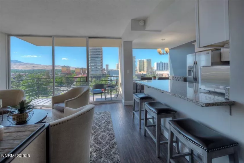 280 Island, Reno, Nevada 89501, 2 Bedrooms Bedrooms, ,3 BathroomsBathrooms,Residential,Residential,Island,250052414