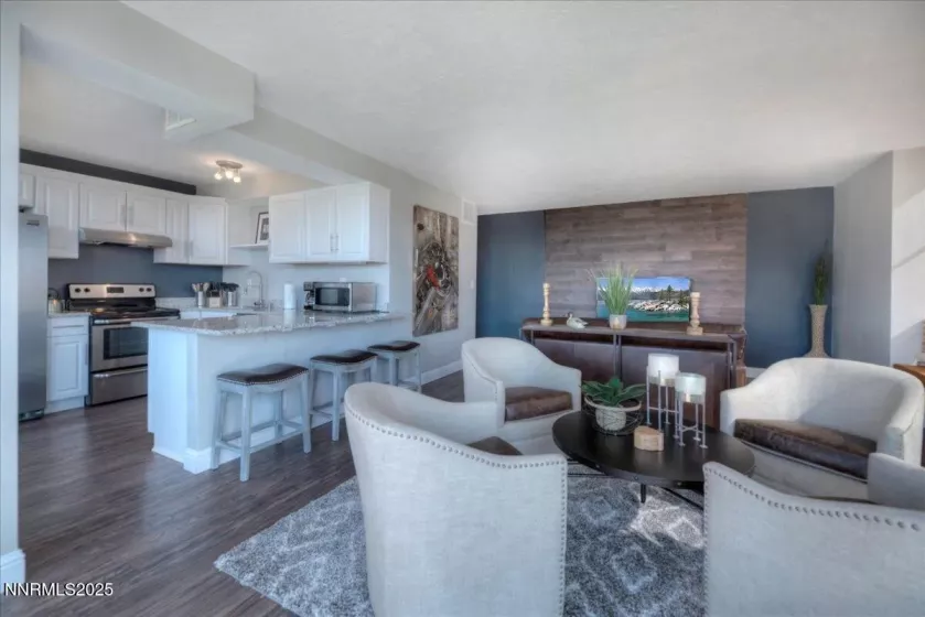 280 Island, Reno, Nevada 89501, 2 Bedrooms Bedrooms, ,3 BathroomsBathrooms,Residential,Residential,Island,250052414