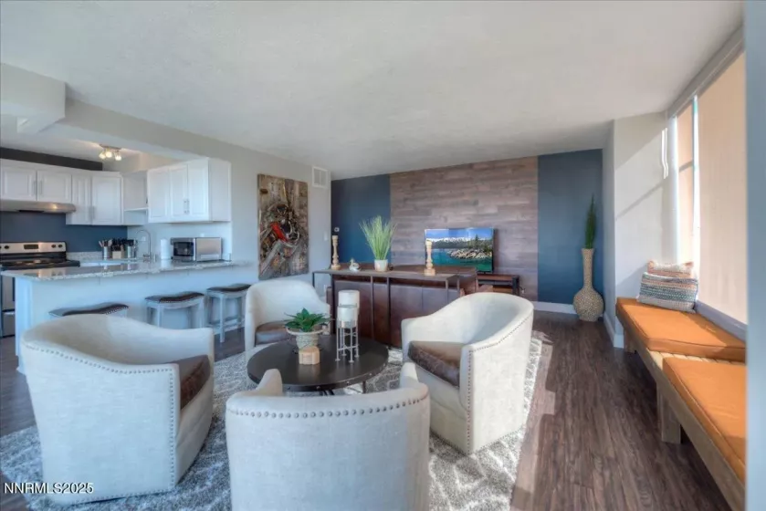 280 Island, Reno, Nevada 89501, 2 Bedrooms Bedrooms, ,3 BathroomsBathrooms,Residential,Residential,Island,250052414