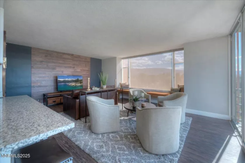 280 Island, Reno, Nevada 89501, 2 Bedrooms Bedrooms, ,3 BathroomsBathrooms,Residential,Residential,Island,250052414