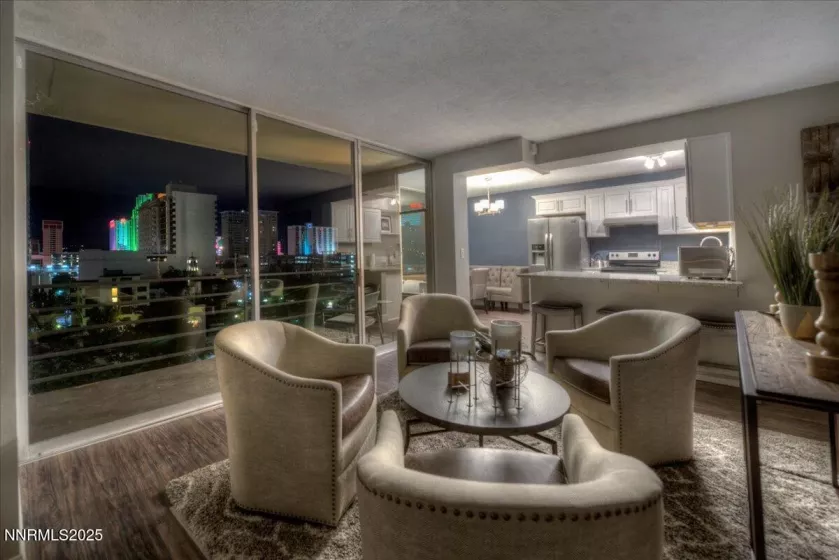 280 Island, Reno, Nevada 89501, 2 Bedrooms Bedrooms, ,3 BathroomsBathrooms,Residential,Residential,Island,250052414
