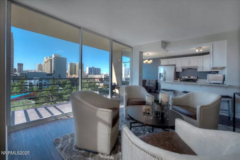 280 Island, Reno, Nevada 89501, 2 Bedrooms Bedrooms, ,3 BathroomsBathrooms,Residential,Residential,Island,250052414