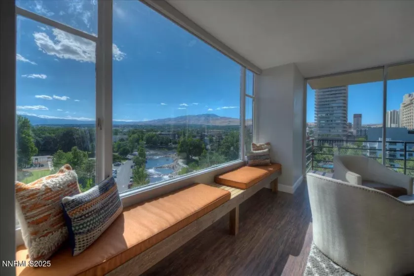 280 Island, Reno, Nevada 89501, 2 Bedrooms Bedrooms, ,3 BathroomsBathrooms,Residential,Residential,Island,250052414