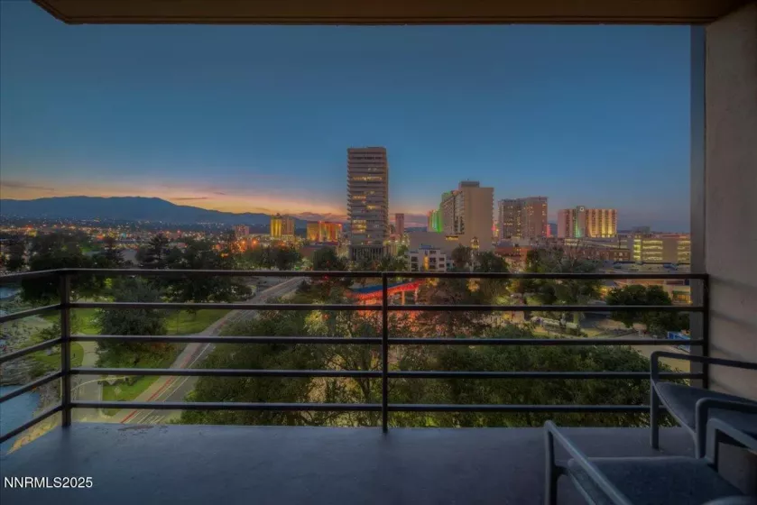 280 Island, Reno, Nevada 89501, 2 Bedrooms Bedrooms, ,3 BathroomsBathrooms,Residential,Residential,Island,250052414
