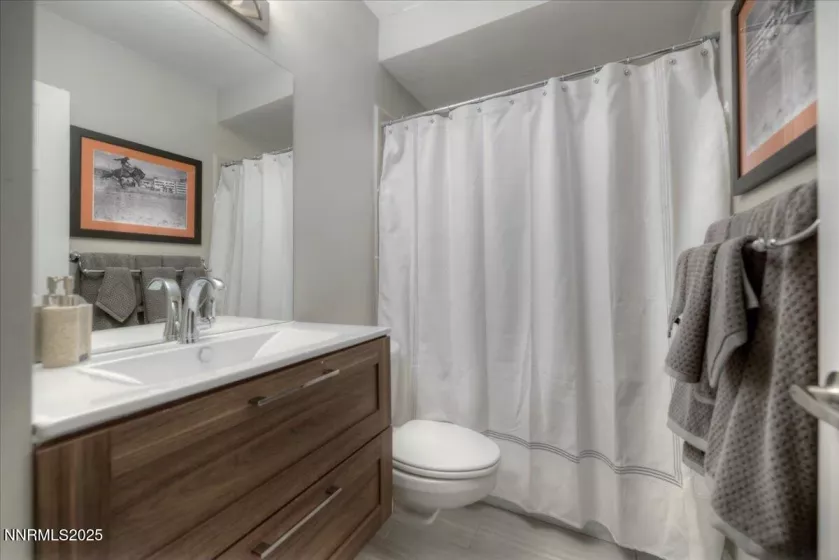 280 Island, Reno, Nevada 89501, 2 Bedrooms Bedrooms, ,3 BathroomsBathrooms,Residential,Residential,Island,250052414