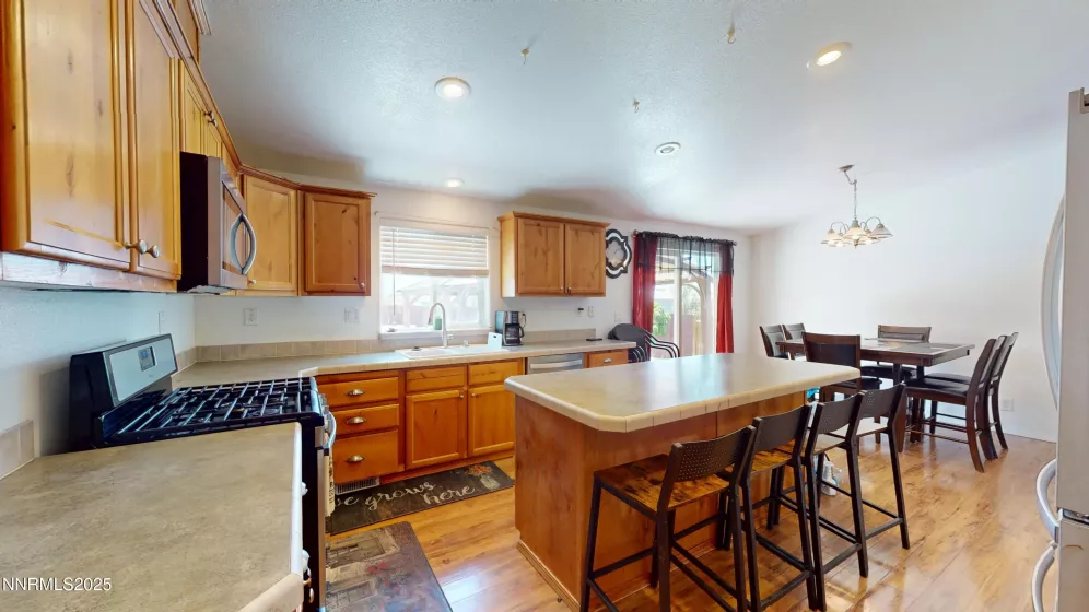 3372 Crown Royal, Winnemucca, Nevada 89445, 3 Bedrooms Bedrooms, ,2 BathroomsBathrooms,Residential,Residential,Crown Royal,250052416
