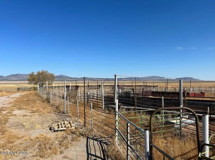 Pipe corrals