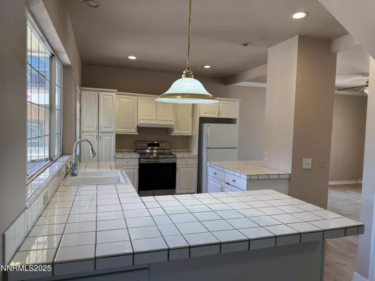 1465 Central, Lovelock, Nevada 89419, 4 Bedrooms Bedrooms, ,2 BathroomsBathrooms,Residential,Residential,Central,250052387