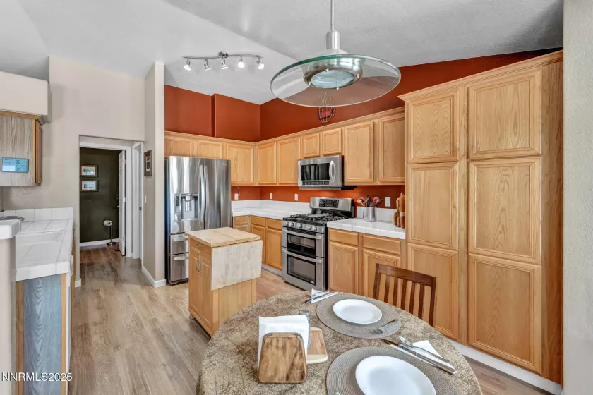 2962 Del Rio, Minden, Nevada 89423, 3 Bedrooms Bedrooms, ,3 BathroomsBathrooms,Residential,Residential,Del Rio,250052388