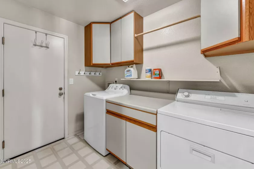 2962 Del Rio, Minden, Nevada 89423, 3 Bedrooms Bedrooms, ,3 BathroomsBathrooms,Residential,Residential,Del Rio,250052388