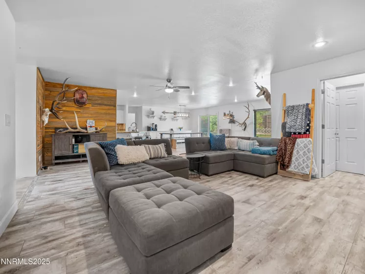 5533 Carson, Winnemucca, Nevada 89445, 5 Bedrooms Bedrooms, ,3 BathroomsBathrooms,Residential,Residential,Carson,250052403
