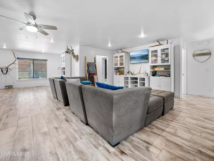 5533 Carson, Winnemucca, Nevada 89445, 5 Bedrooms Bedrooms, ,3 BathroomsBathrooms,Residential,Residential,Carson,250052403