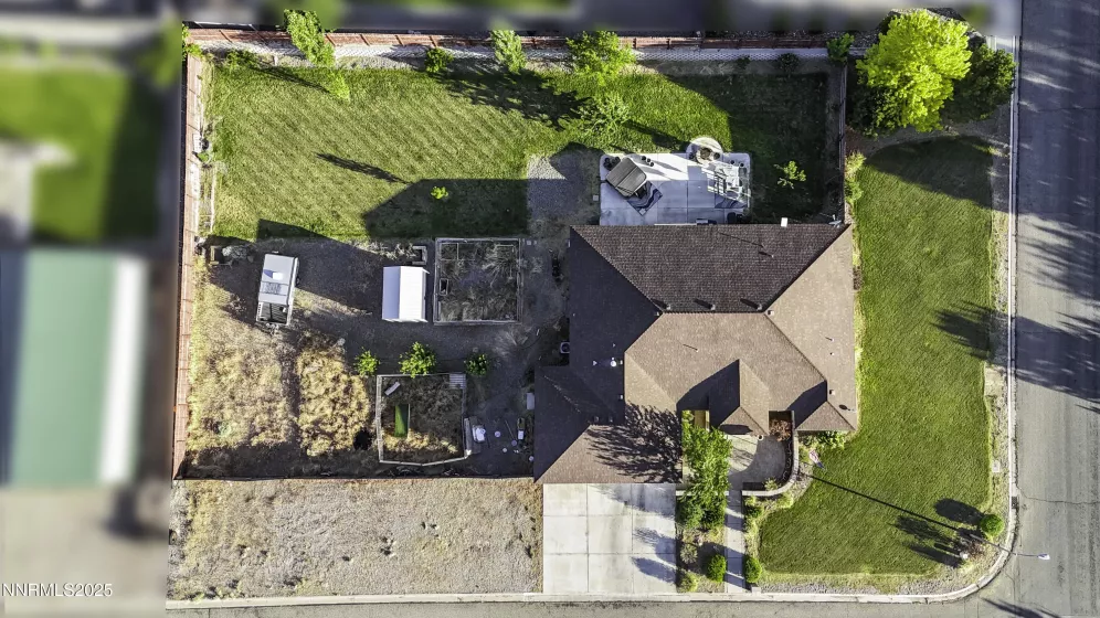 5533 Carson, Winnemucca, Nevada 89445, 5 Bedrooms Bedrooms, ,3 BathroomsBathrooms,Residential,Residential,Carson,250052403