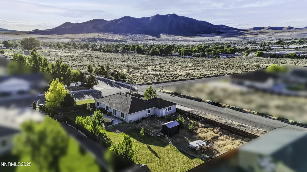 5533 Carson, Winnemucca, Nevada 89445, 5 Bedrooms Bedrooms, ,3 BathroomsBathrooms,Residential,Residential,Carson,250052403