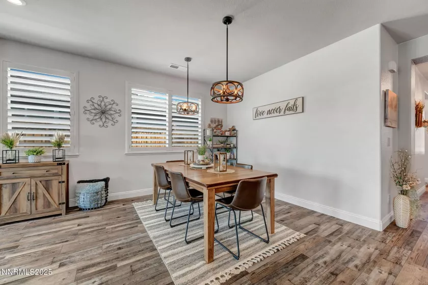 7267 Early Dawn, Sparks, Nevada 89436, 4 Bedrooms Bedrooms, ,2 BathroomsBathrooms,Residential,Residential,Early Dawn,250052419