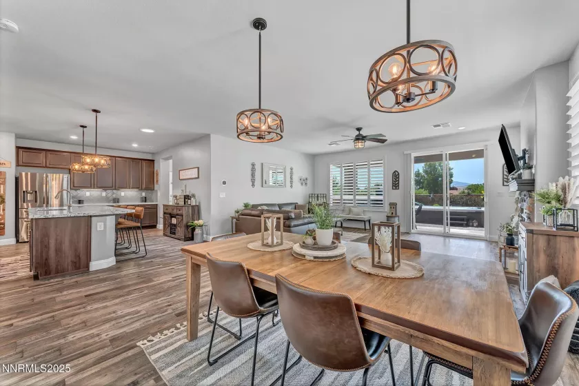 7267 Early Dawn, Sparks, Nevada 89436, 4 Bedrooms Bedrooms, ,2 BathroomsBathrooms,Residential,Residential,Early Dawn,250052419