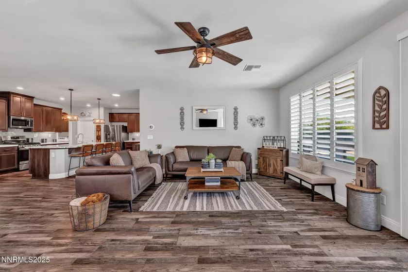 7267 Early Dawn, Sparks, Nevada 89436, 4 Bedrooms Bedrooms, ,2 BathroomsBathrooms,Residential,Residential,Early Dawn,250052419