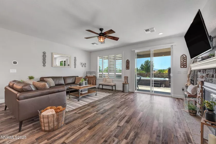 7267 Early Dawn, Sparks, Nevada 89436, 4 Bedrooms Bedrooms, ,2 BathroomsBathrooms,Residential,Residential,Early Dawn,250052419