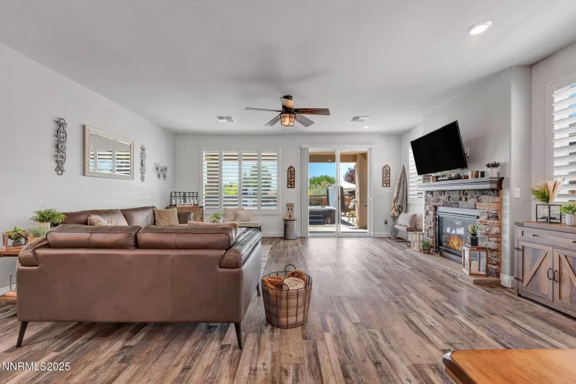 7267 Early Dawn, Sparks, Nevada 89436, 4 Bedrooms Bedrooms, ,2 BathroomsBathrooms,Residential,Residential,Early Dawn,250052419