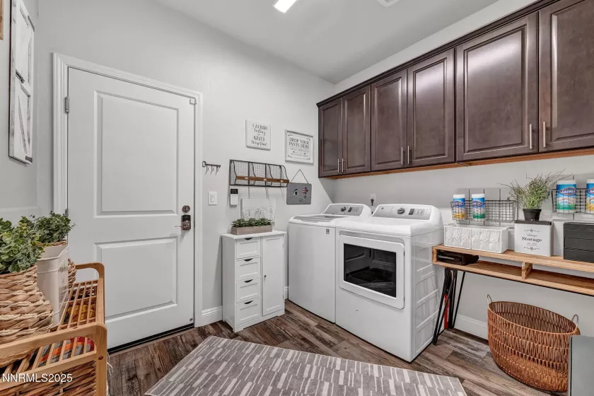 7267 Early Dawn, Sparks, Nevada 89436, 4 Bedrooms Bedrooms, ,2 BathroomsBathrooms,Residential,Residential,Early Dawn,250052419