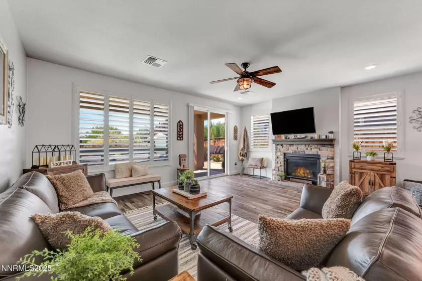 7267 Early Dawn, Sparks, Nevada 89436, 4 Bedrooms Bedrooms, ,2 BathroomsBathrooms,Residential,Residential,Early Dawn,250052419