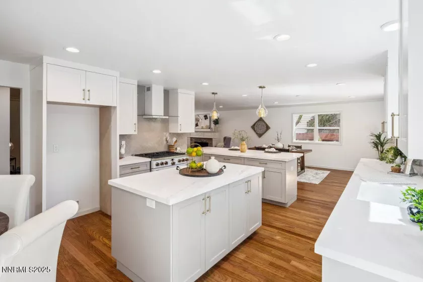 1120 Monroe, Reno, Nevada 89509, 4 Bedrooms Bedrooms, ,3 BathroomsBathrooms,Residential,Residential,Monroe,250052421