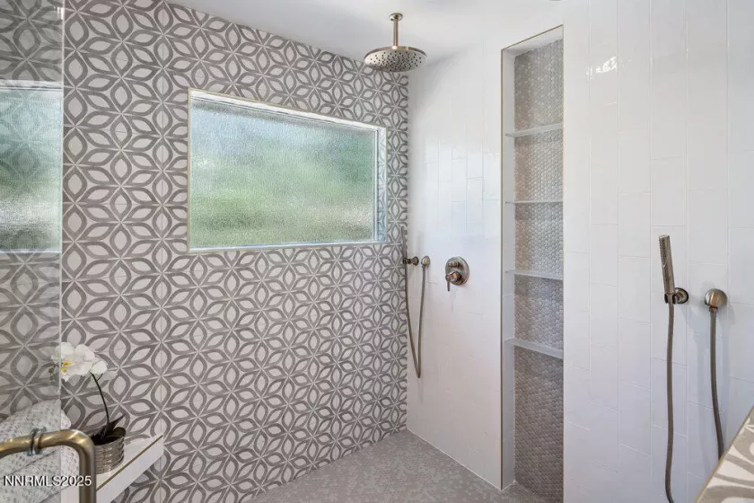 1120 Monroe, Reno, Nevada 89509, 4 Bedrooms Bedrooms, ,3 BathroomsBathrooms,Residential,Residential,Monroe,250052421
