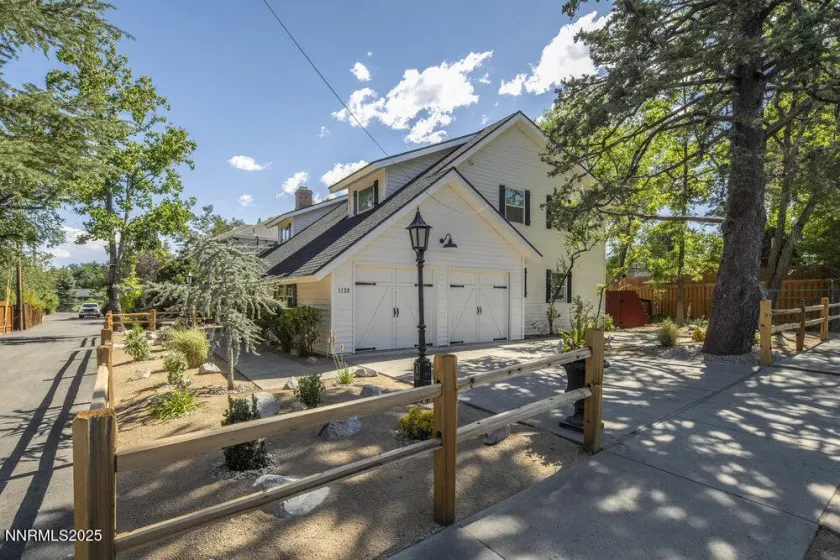 1120 Monroe, Reno, Nevada 89509, 4 Bedrooms Bedrooms, ,3 BathroomsBathrooms,Residential,Residential,Monroe,250052421
