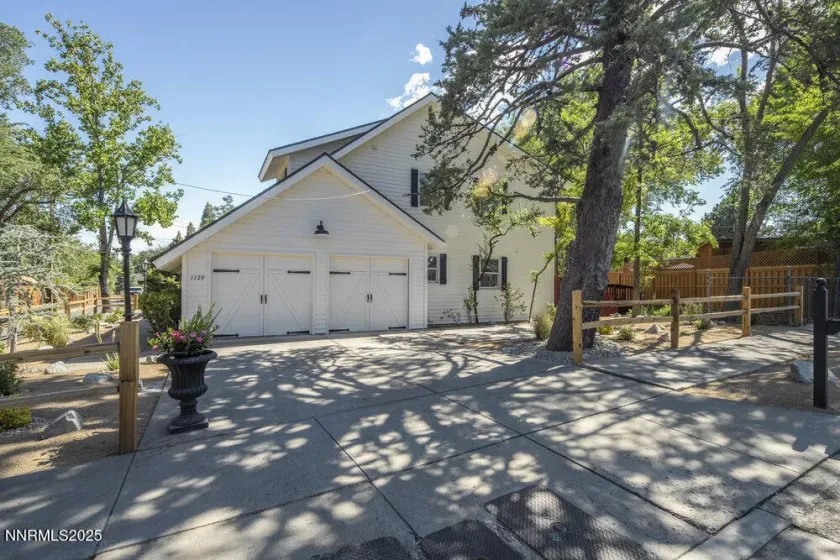 1120 Monroe, Reno, Nevada 89509, 4 Bedrooms Bedrooms, ,3 BathroomsBathrooms,Residential,Residential,Monroe,250052421