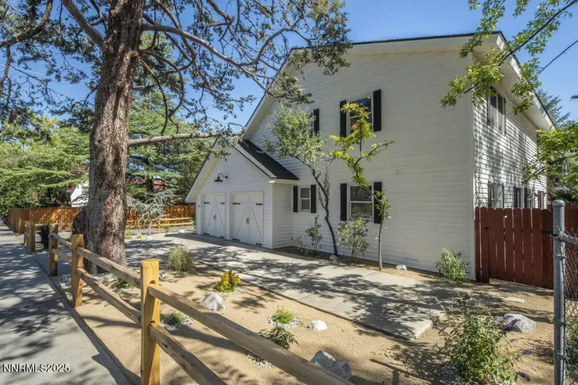 1120 Monroe, Reno, Nevada 89509, 4 Bedrooms Bedrooms, ,3 BathroomsBathrooms,Residential,Residential,Monroe,250052421