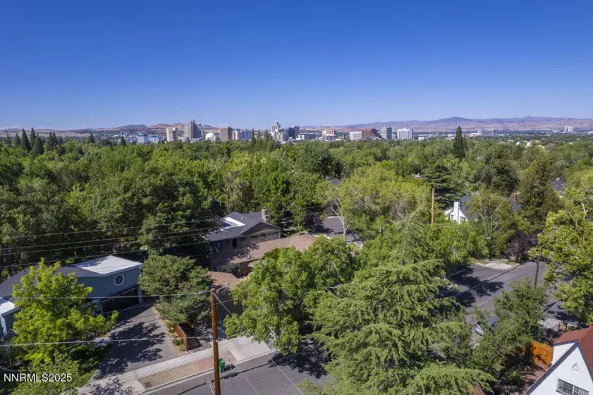 1120 Monroe, Reno, Nevada 89509, 4 Bedrooms Bedrooms, ,3 BathroomsBathrooms,Residential,Residential,Monroe,250052421