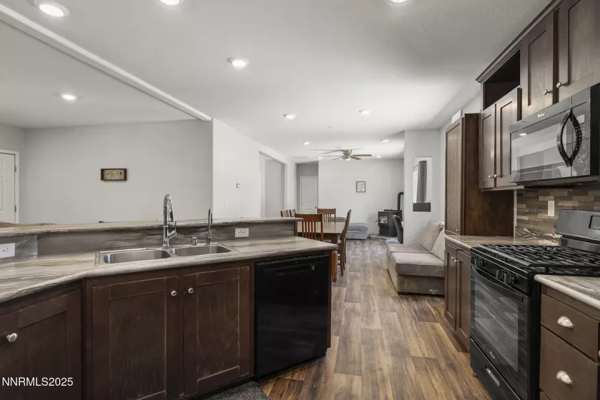 40 Owens, Reno, Nevada 89506, 3 Bedrooms Bedrooms, ,2 BathroomsBathrooms,Residential,Residential,Owens,250052423