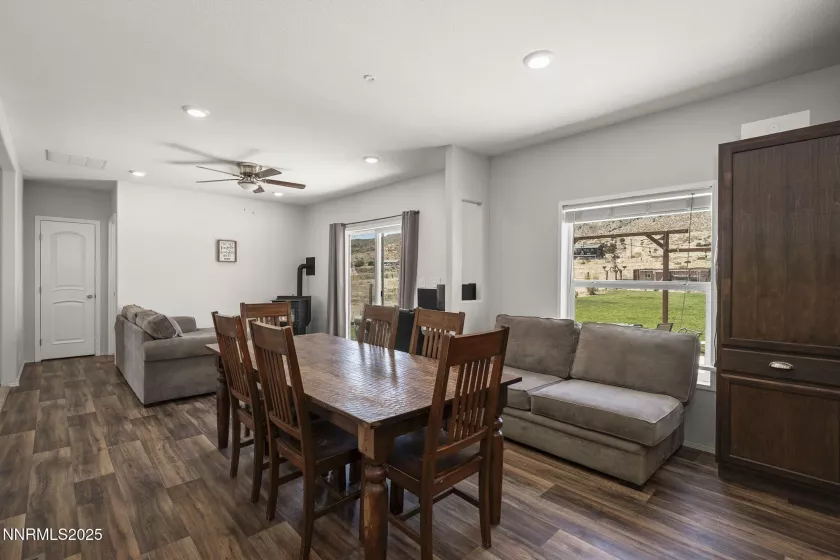 40 Owens, Reno, Nevada 89506, 3 Bedrooms Bedrooms, ,2 BathroomsBathrooms,Residential,Residential,Owens,250052423
