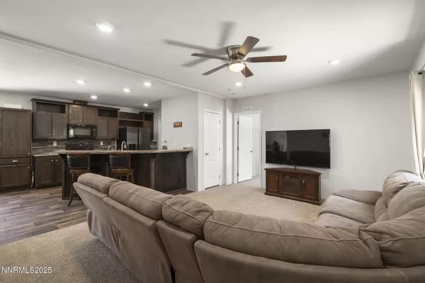 40 Owens, Reno, Nevada 89506, 3 Bedrooms Bedrooms, ,2 BathroomsBathrooms,Residential,Residential,Owens,250052423