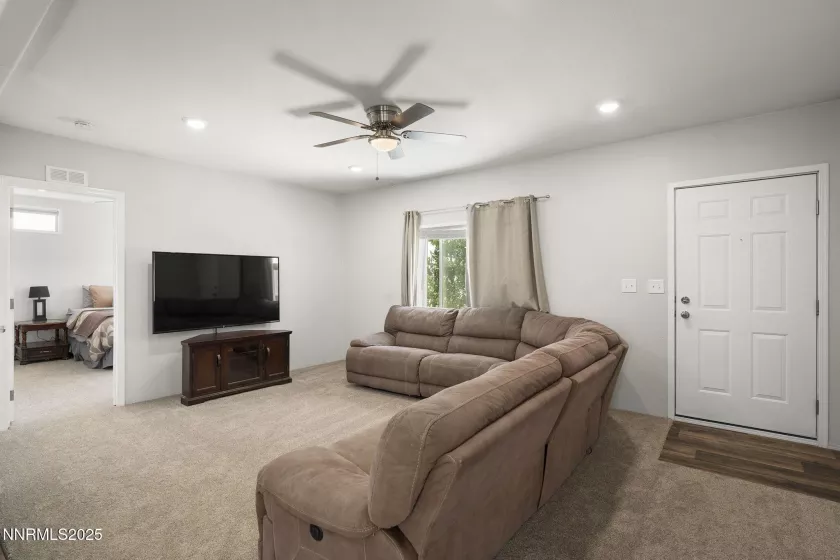 40 Owens, Reno, Nevada 89506, 3 Bedrooms Bedrooms, ,2 BathroomsBathrooms,Residential,Residential,Owens,250052423